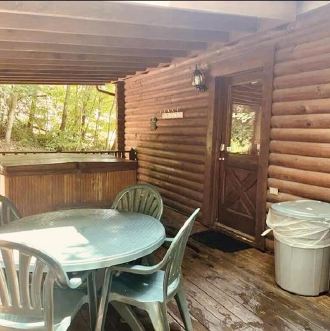 Rustic Black Bear Cabin Pigeon Forge Luaran gambar
