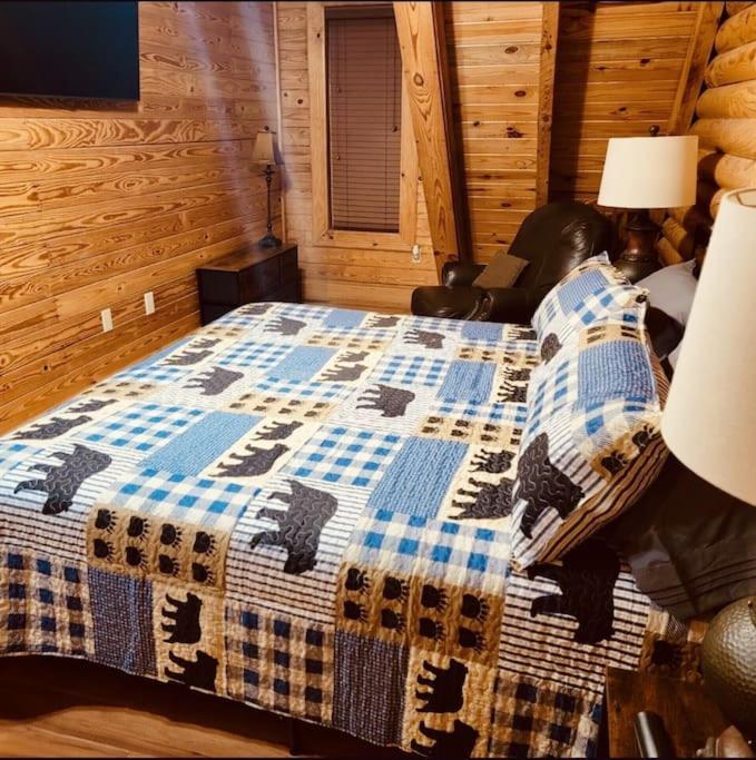 Rustic Black Bear Cabin Pigeon Forge Luaran gambar