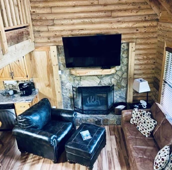 Rustic Black Bear Cabin Pigeon Forge Luaran gambar