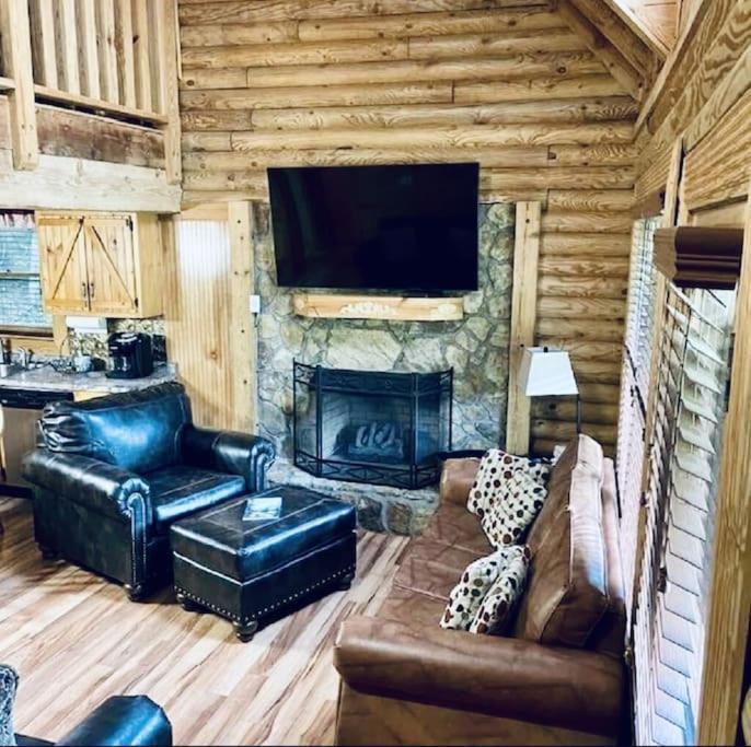 Rustic Black Bear Cabin Pigeon Forge Luaran gambar